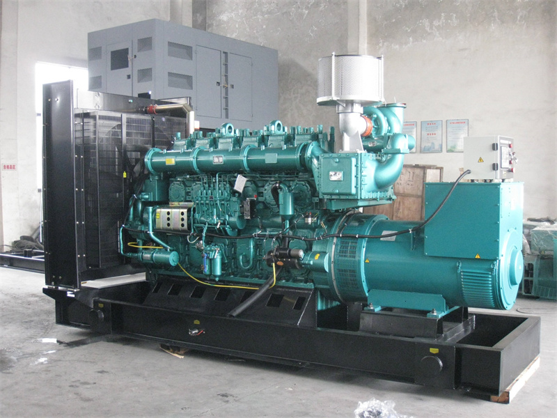 兴平200KW 柴油发电机的油耗是多少?