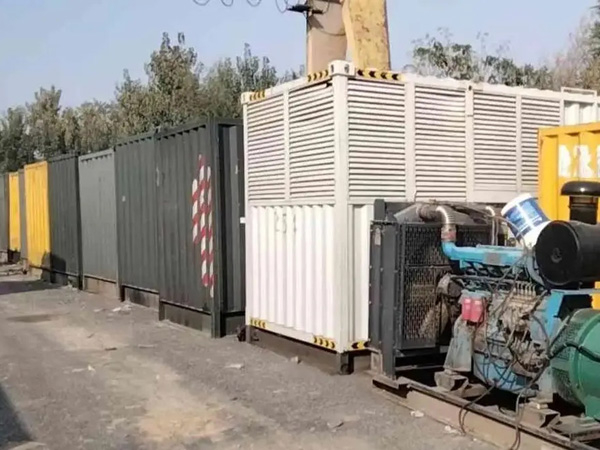 兴平200KW柴油发电机机组每小时油耗是多少？
